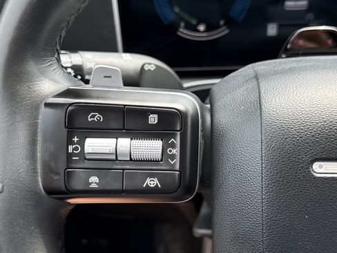 Certified 2025 Hyundai Santa Fe SEL FWD image 22