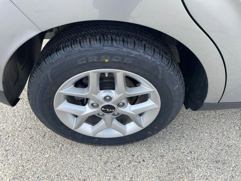 Used 2025 Kia Soul LX w/ LX Technology Package image 28