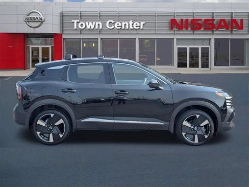 Certified 2026 Nissan Kicks SR FWD image 8