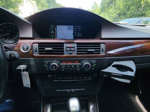 Used 2011 BMW 328i xDrive Sedan AWD/4WD image 16