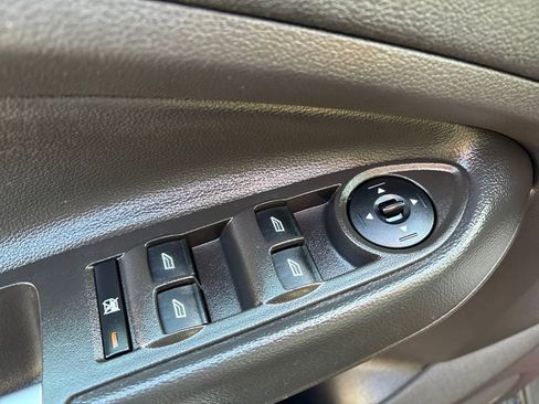 Used 2018 Ford Escape SEL image 12