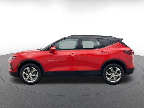 Used 2025 Chevrolet Blazer LT FWD image 4