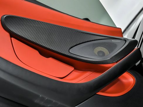 Used 2019 McLaren 600LT image 23