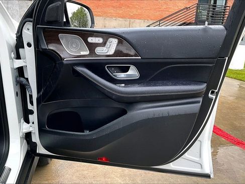 Used 2024 Mercedes-Benz GLS 450 4MATIC image 25