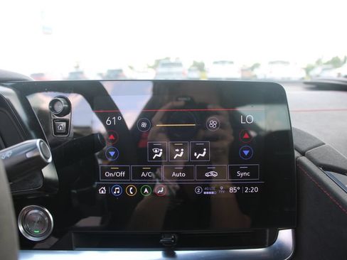 Used 2023 Chevrolet Corvette Stingray Premium Cpe w/ Z51 Performance Package RWD image 36
