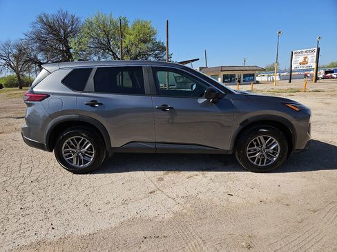 Used 2024 Nissan Rogue S image 12