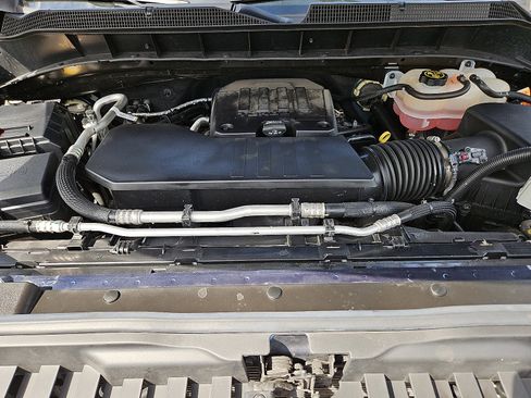 Used 2022 Chevrolet Silverado 1500 Custom Trail Boss AWD/4WD image 27