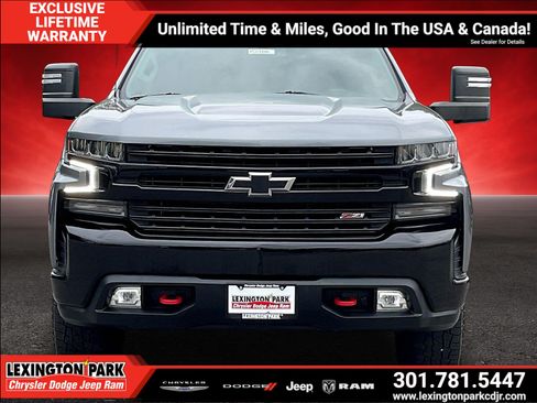 Used 2021 Chevrolet Silverado 1500 LT Trail Boss w/ Bed Protection Package AWD/4WD image 2
