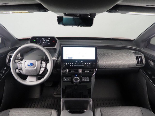 Used 2023 Subaru Solterra Touring AWD/4WD image 3