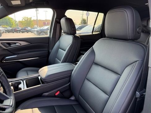 New 2026 Chevrolet Traverse LT w/ Driver Confidence Package FWD image 20