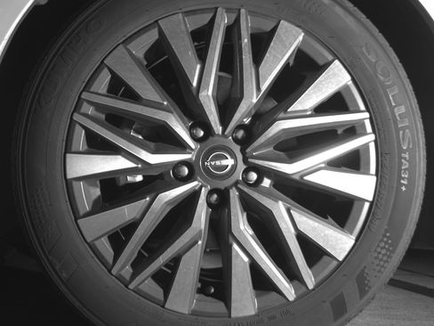 Used 2025 Nissan Altima 2.5 SV image 12