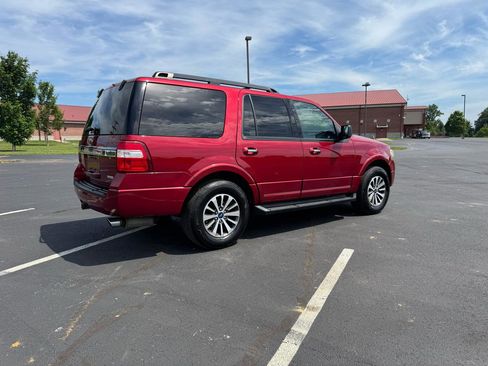 Used 2017 Ford Expedition XLT w/ Equipment Group 202A AWD/4WD image 4