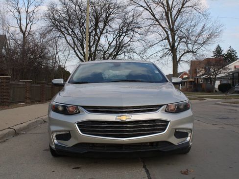 Used 2016 Chevrolet Malibu LT image 3