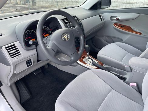 Used 2009 Toyota Corolla XLE FWD image 32