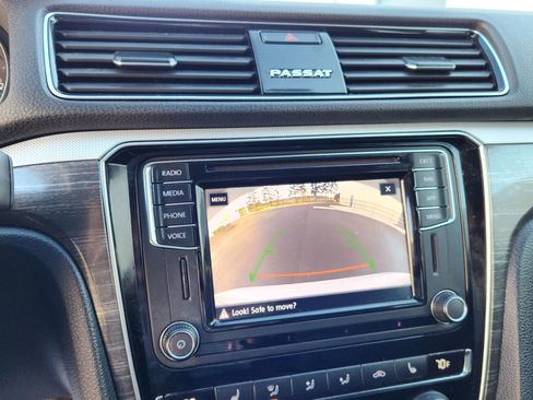 Used 2018 Volkswagen Passat 2.0T SE FWD image 13