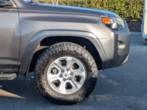Used 2018 Toyota 4Runner SR5 image 11
