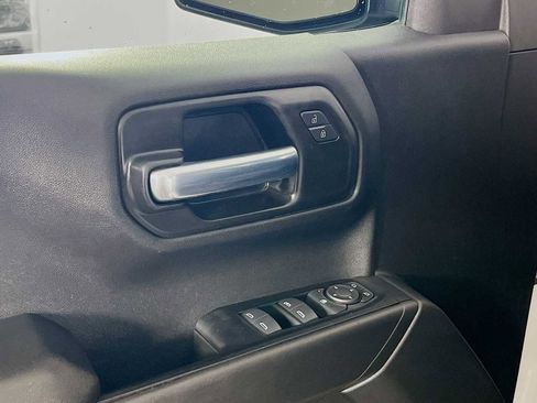 Used 2022 Chevrolet Silverado 1500 Custom AWD/4WD image 17