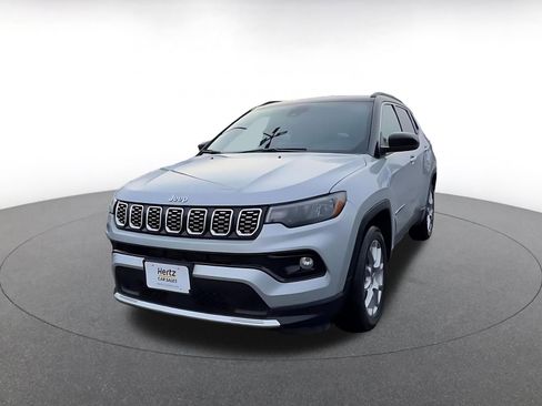 Used 2025 Jeep Compass Limited image 7