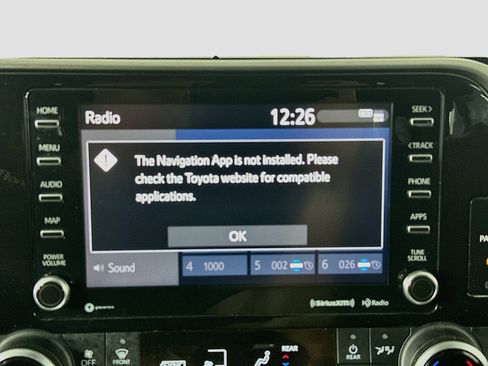 Used 2022 Toyota Highlander LE FWD image 22