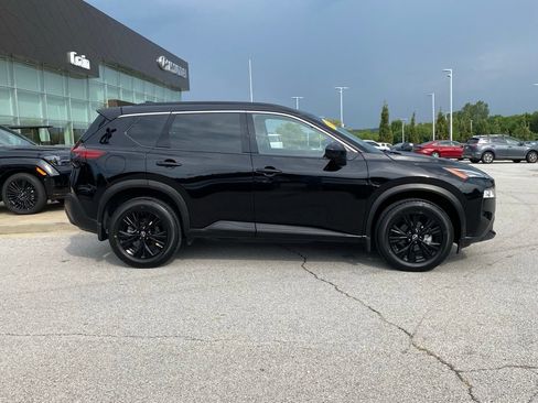 Used 2023 Nissan Rogue SV w/ SV Premium B Package FWD image 9