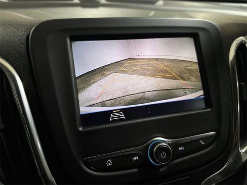 Used 2020 Chevrolet Equinox LS image 15