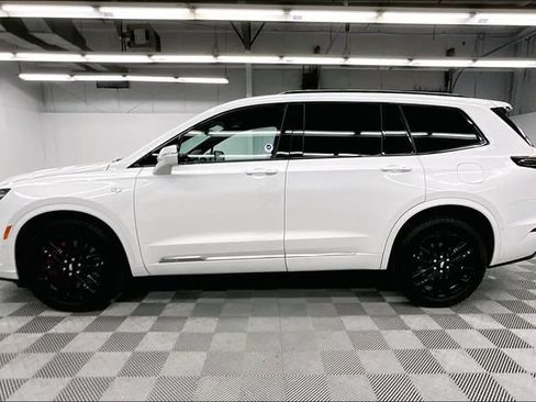 Used 2024 Cadillac XT6 Sport w/ Technology Package AWD/4WD image 14