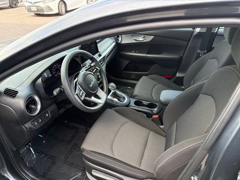 Used 2024 Kia Forte LXS w/ LXS Technology Package FWD image 9