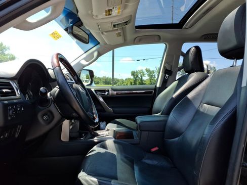 Used 2017 Lexus GX 460 AWD/4WD image 25