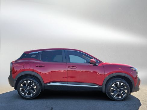 Used 2025 Nissan Kicks SV AWD/4WD image 6