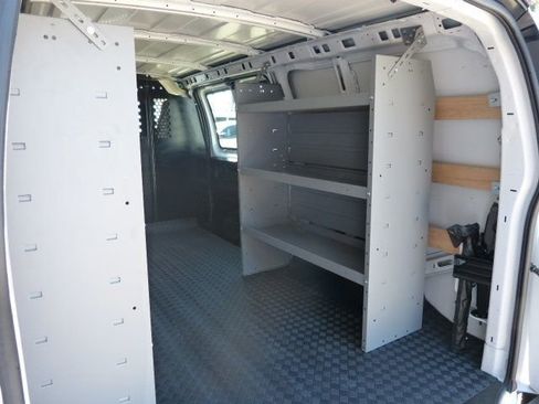 Used 2024 GMC Savana 2500 w/ Driver Convenience Package image 16