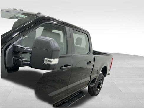 New 2026 Ford F250 4x4 Crew Cab Super Duty image 9