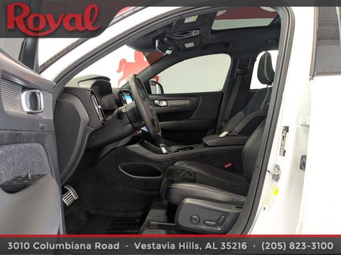 Used 2021 Volvo XC40 T5 R-Design w/ Climate Package AWD/4WD image 18
