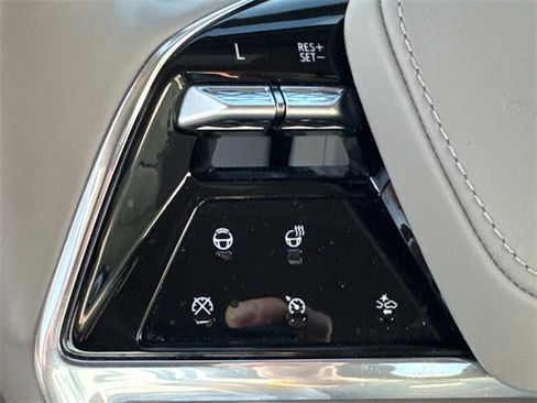 Used 2025 Cadillac Escalade ESV Premium Luxury Platinum w/ LPO, Radiant Package image 32