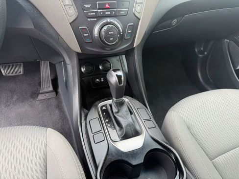 Used 2018 Hyundai Santa Fe SE FWD image 23