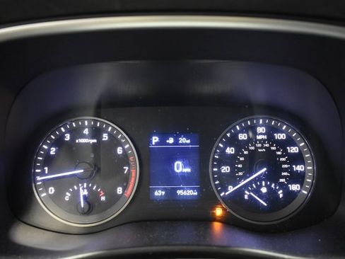 Used 2020 Hyundai Tucson SE image 25