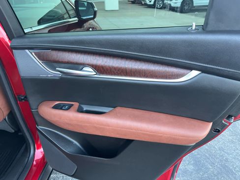 Used 2025 Cadillac XT5 Premium Luxury w/ Technology Package image 23