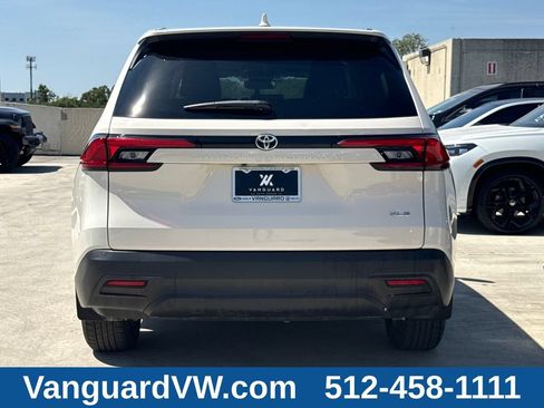 Used 2024 Toyota Grand Highlander FWD image 10