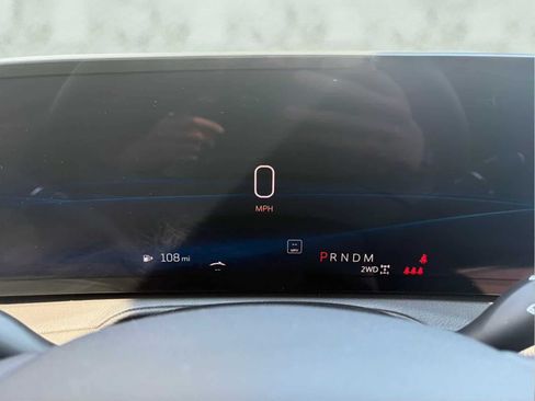 Used 2025 Cadillac XT4 Premium Luxury AWD/4WD image 17