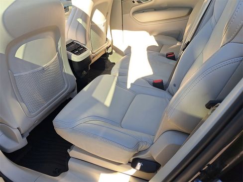 Used 2022 Volvo XC90 T6 Inscription w/ Advanced Package image 23