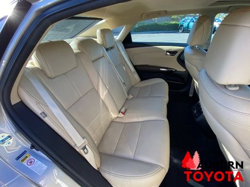 Used 2014 Toyota Avalon Limited w/ Technology Package FWD image 17