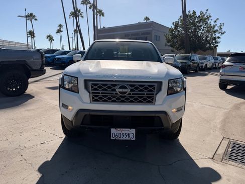 Used 2022 Nissan Frontier SV w/ Technology Package AWD/4WD image 8