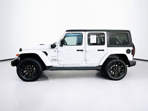 Used 2023 Jeep Wrangler Unlimited Sahara AWD/4WD image 4