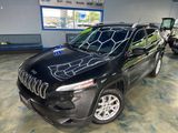 Used 2015 Jeep Cherokee Latitude w/ Cold Weather Group image 2
