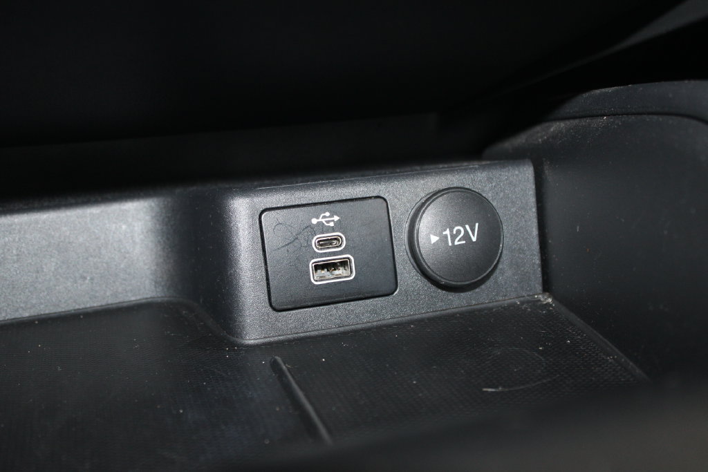Used 2025 Ford Escape Active AWD/4WD image 40