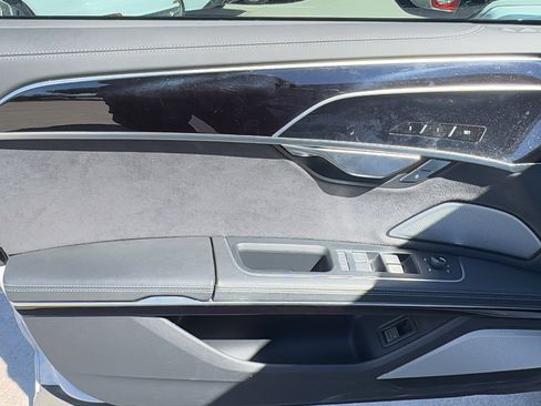 Used 2022 Audi S8 image 12