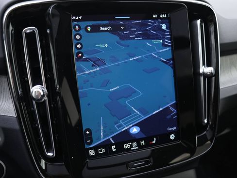 Certified 2025 Volvo XC40 B5 Plus w/ Protection Package Premier image 12