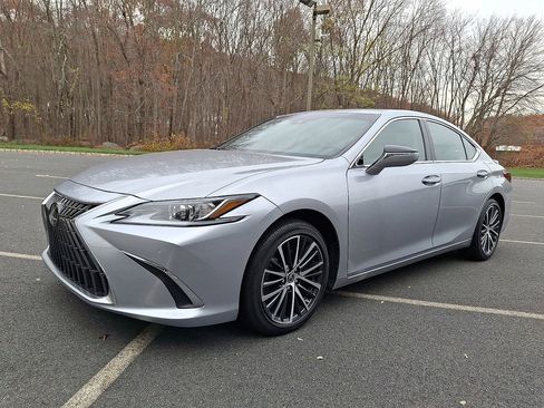 Used 2022 Lexus ES 350 w/ Premium Package image 10