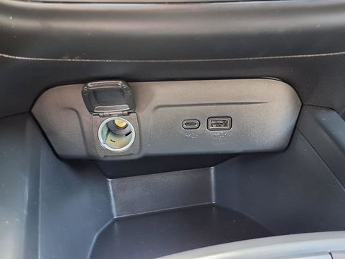 Used 2025 Chevrolet Trax RS w/ Sunroof Package image 9