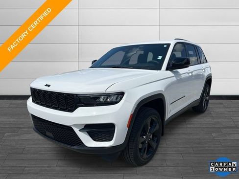 Certified 2025 Jeep Grand Cherokee Altitude w/ MOPAR Finishing Package AWD/4WD image 8