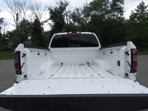 Used 2022 Nissan Frontier PRO-4X w/ Technology Package AWD/4WD image 16